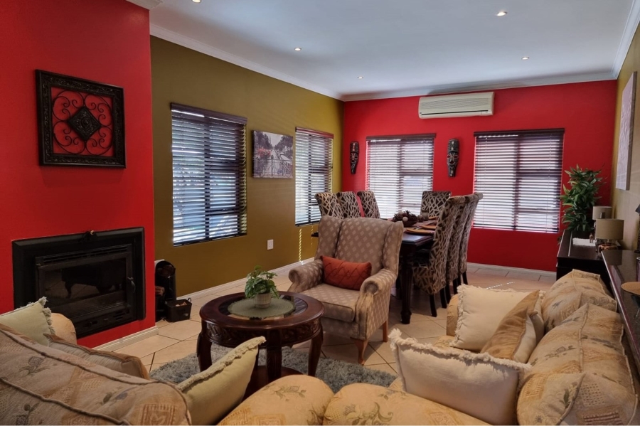 3 Bedroom Property for Sale in WestLake Country Safari Estate North West